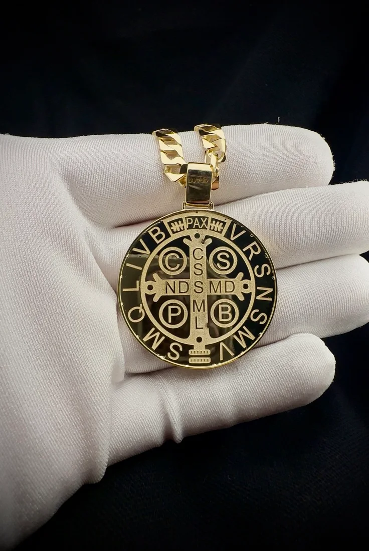 Medalha de São Bento em ouro